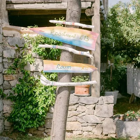 Romantic Stone House Double 게스트하우스 Kornić